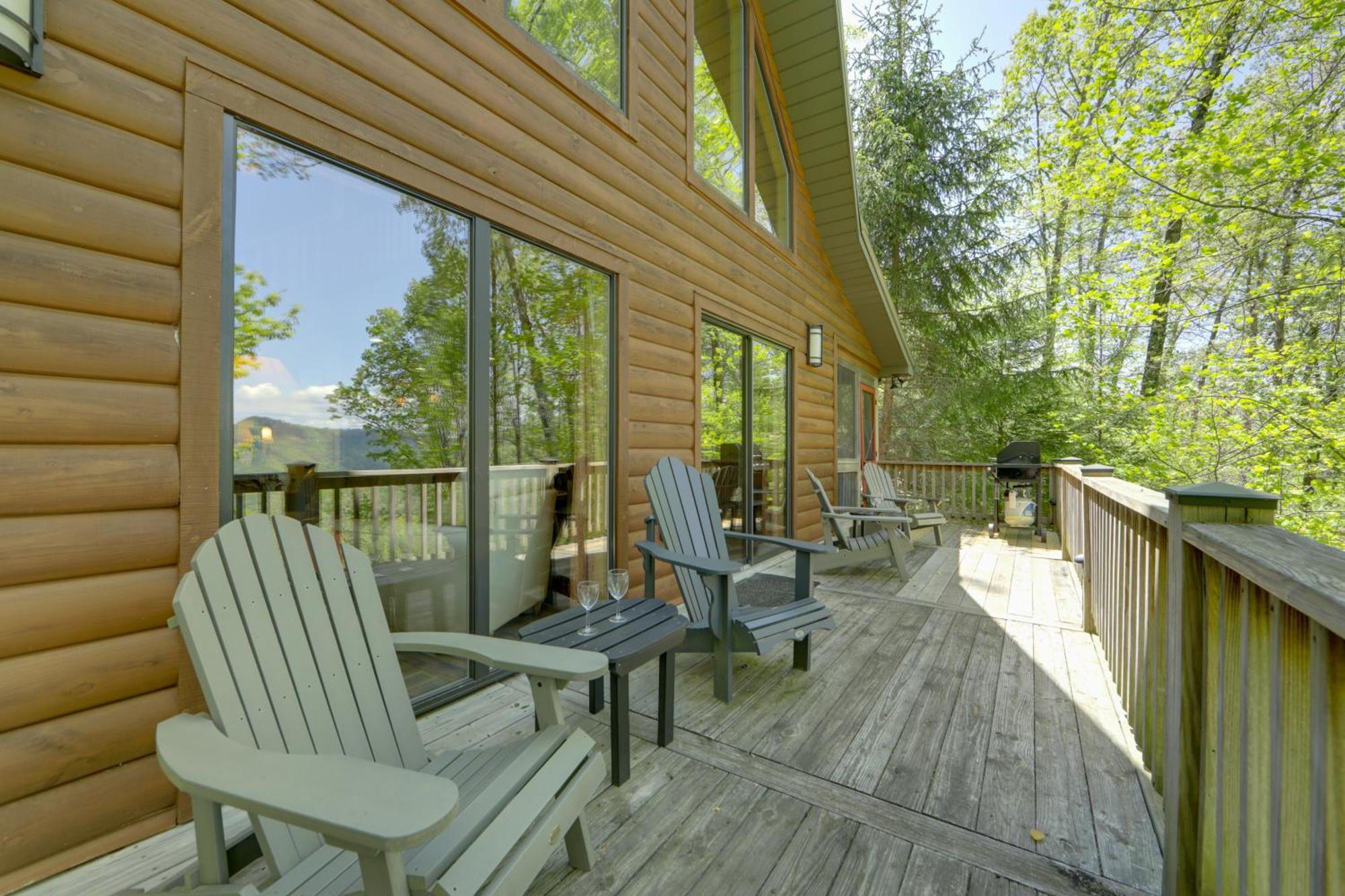 Bryson City Cabin With Hot Tub And Mountain Views! Екстер'єр фото