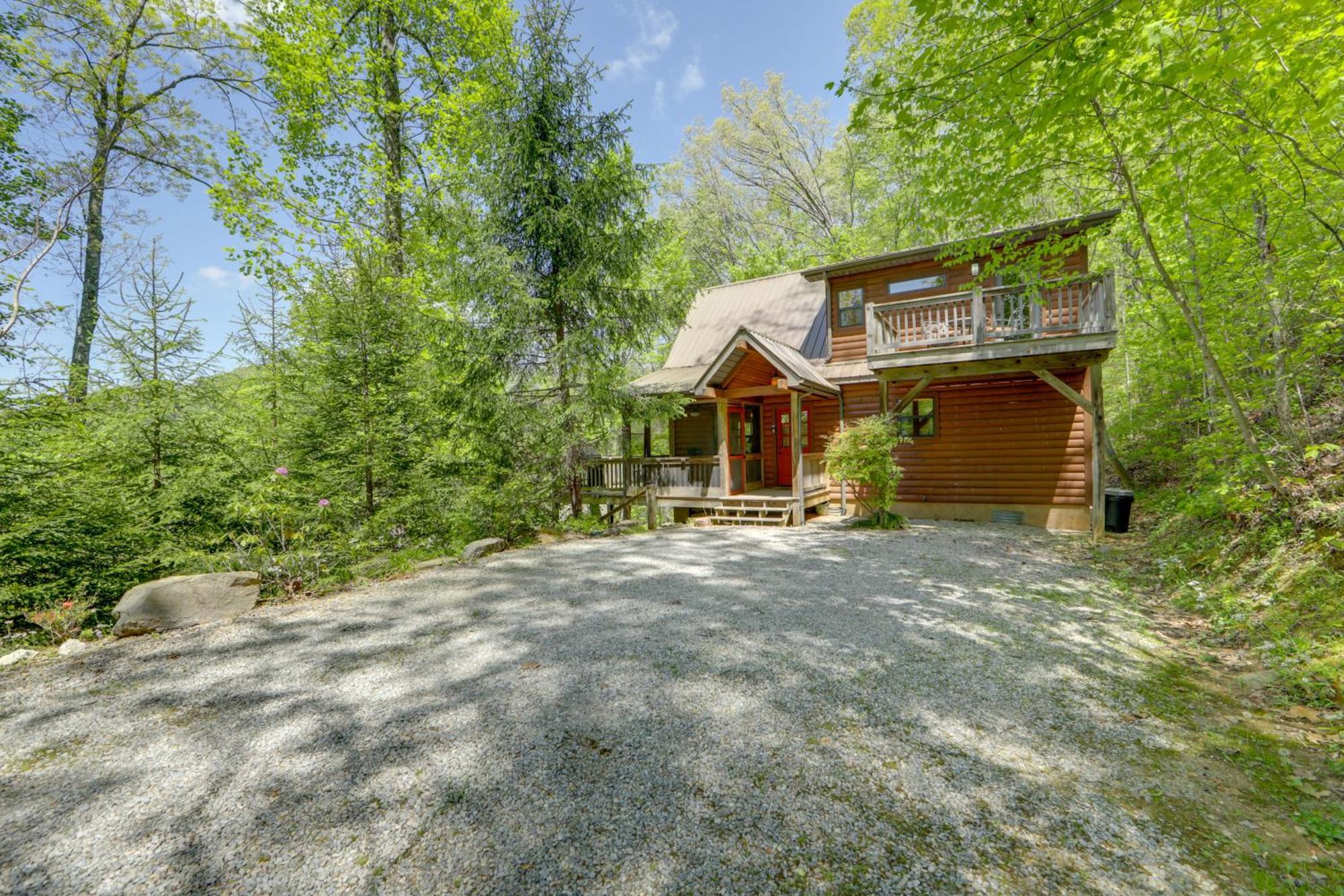 Bryson City Cabin With Hot Tub And Mountain Views! Екстер'єр фото