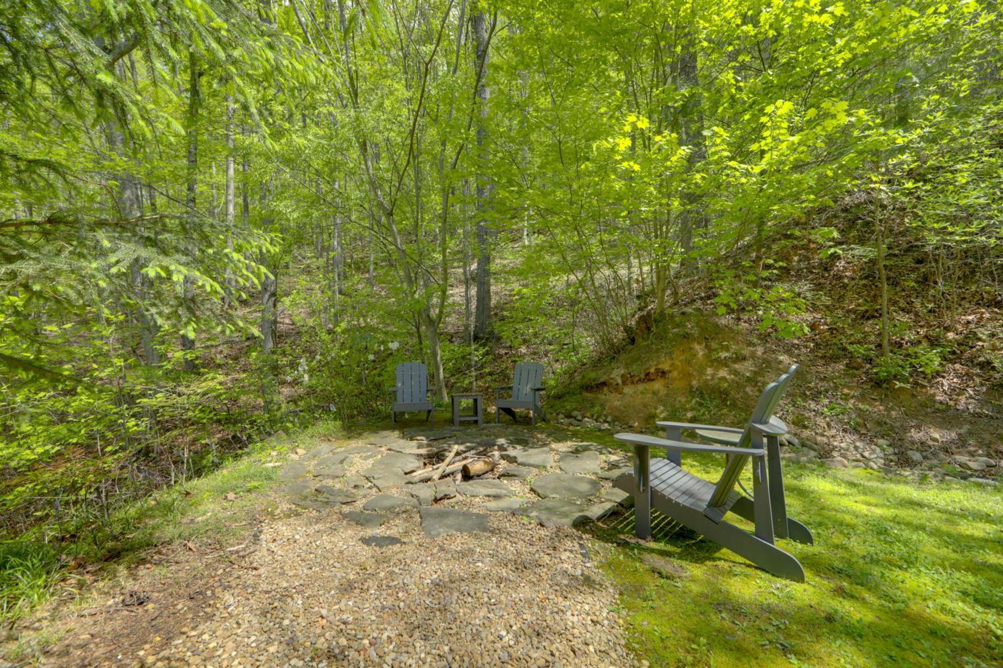 Bryson City Cabin With Hot Tub And Mountain Views! Екстер'єр фото
